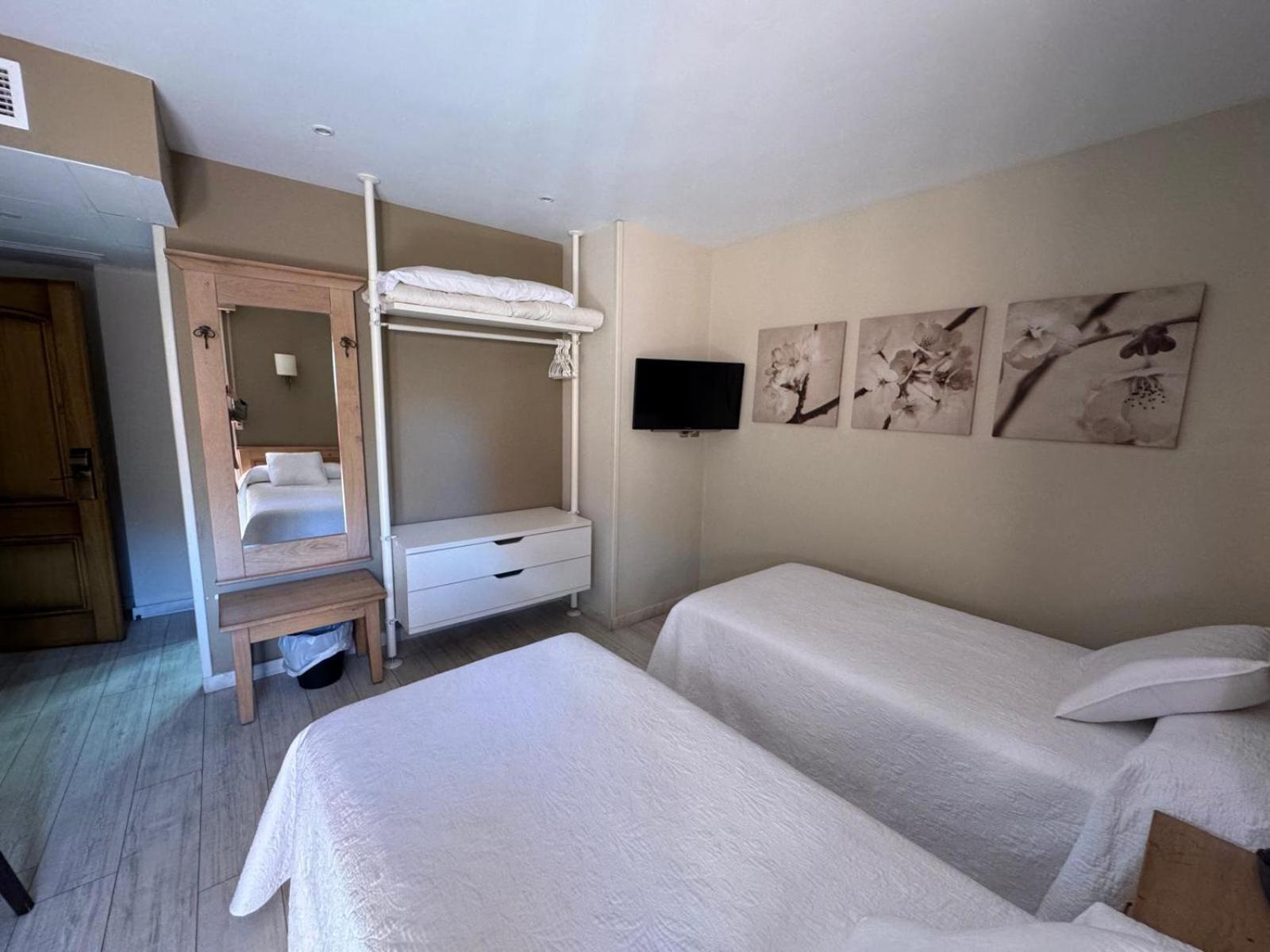 Hotel Alda A Boira Jaca Exterior photo