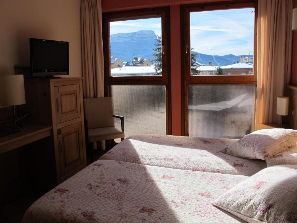 Hotel Alda A Boira Jaca Room photo
