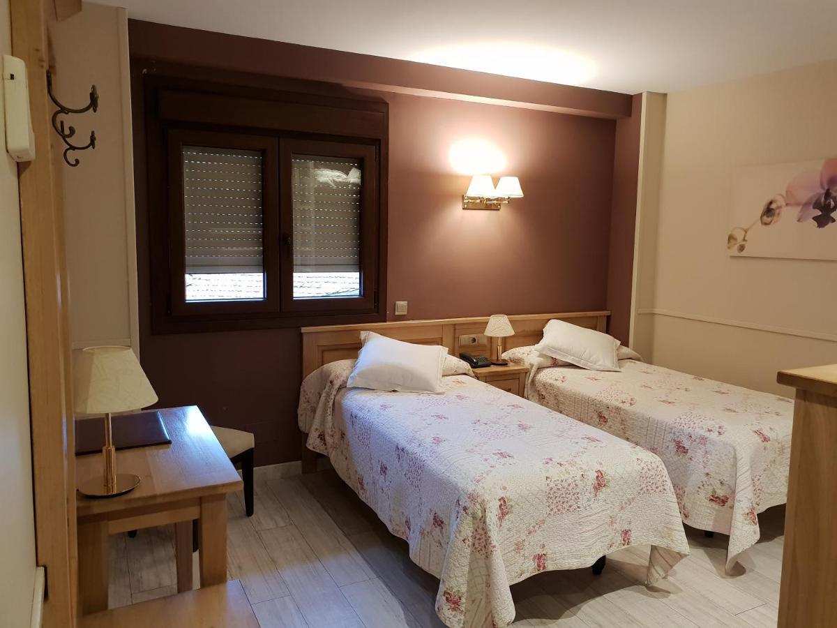 Hotel Alda A Boira Jaca Exterior photo