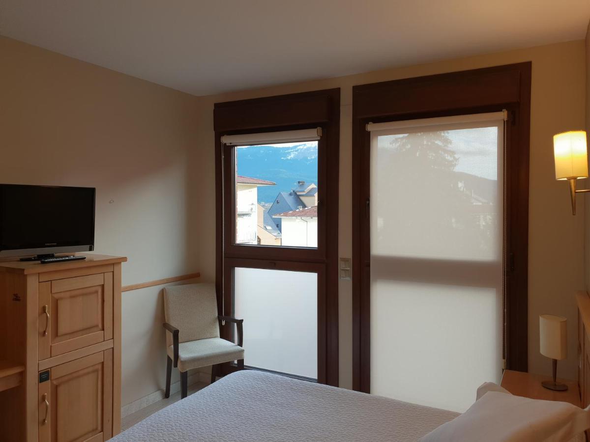 Hotel Alda A Boira Jaca Exterior photo