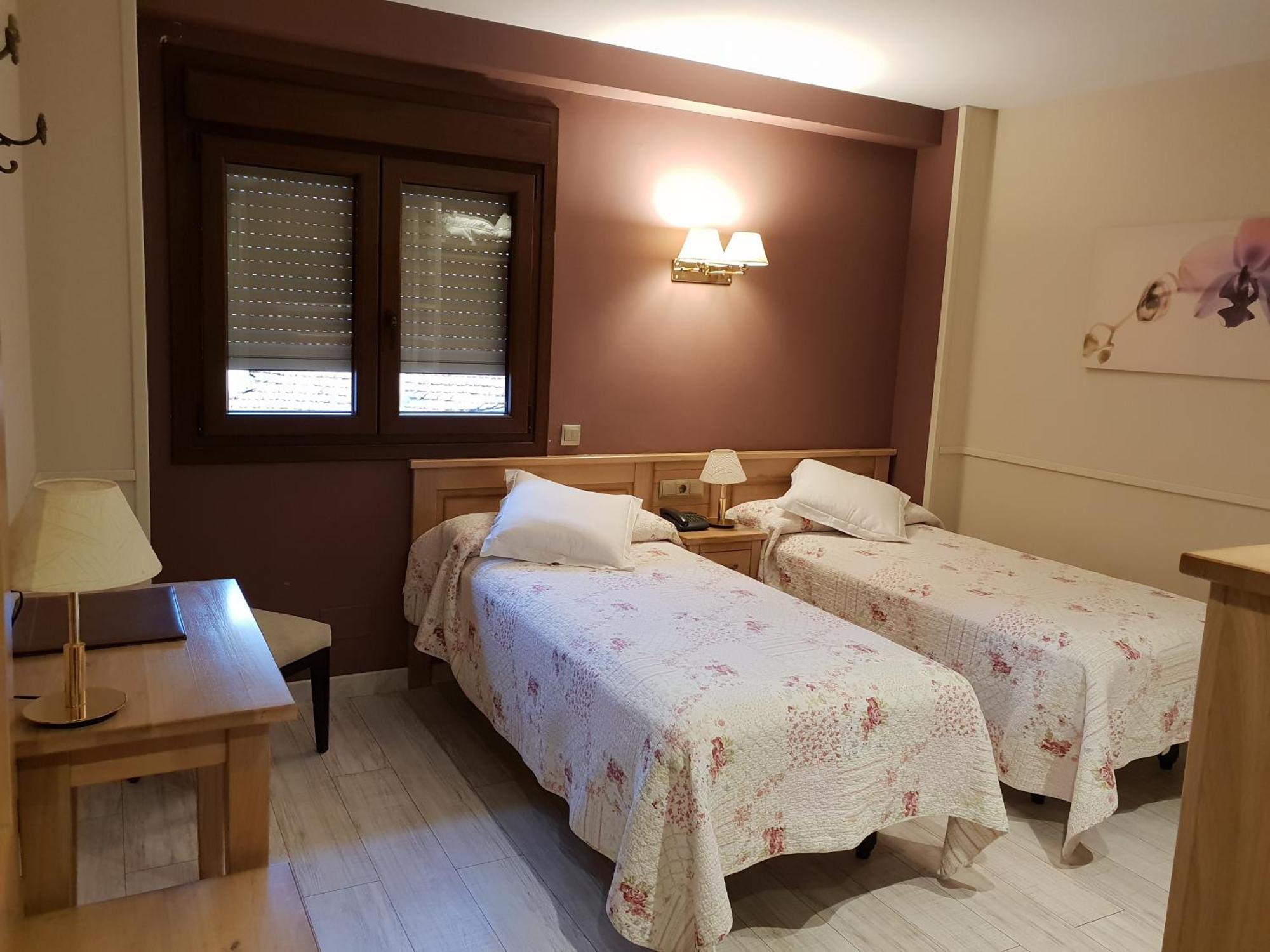 Hotel Alda A Boira Jaca Exterior photo